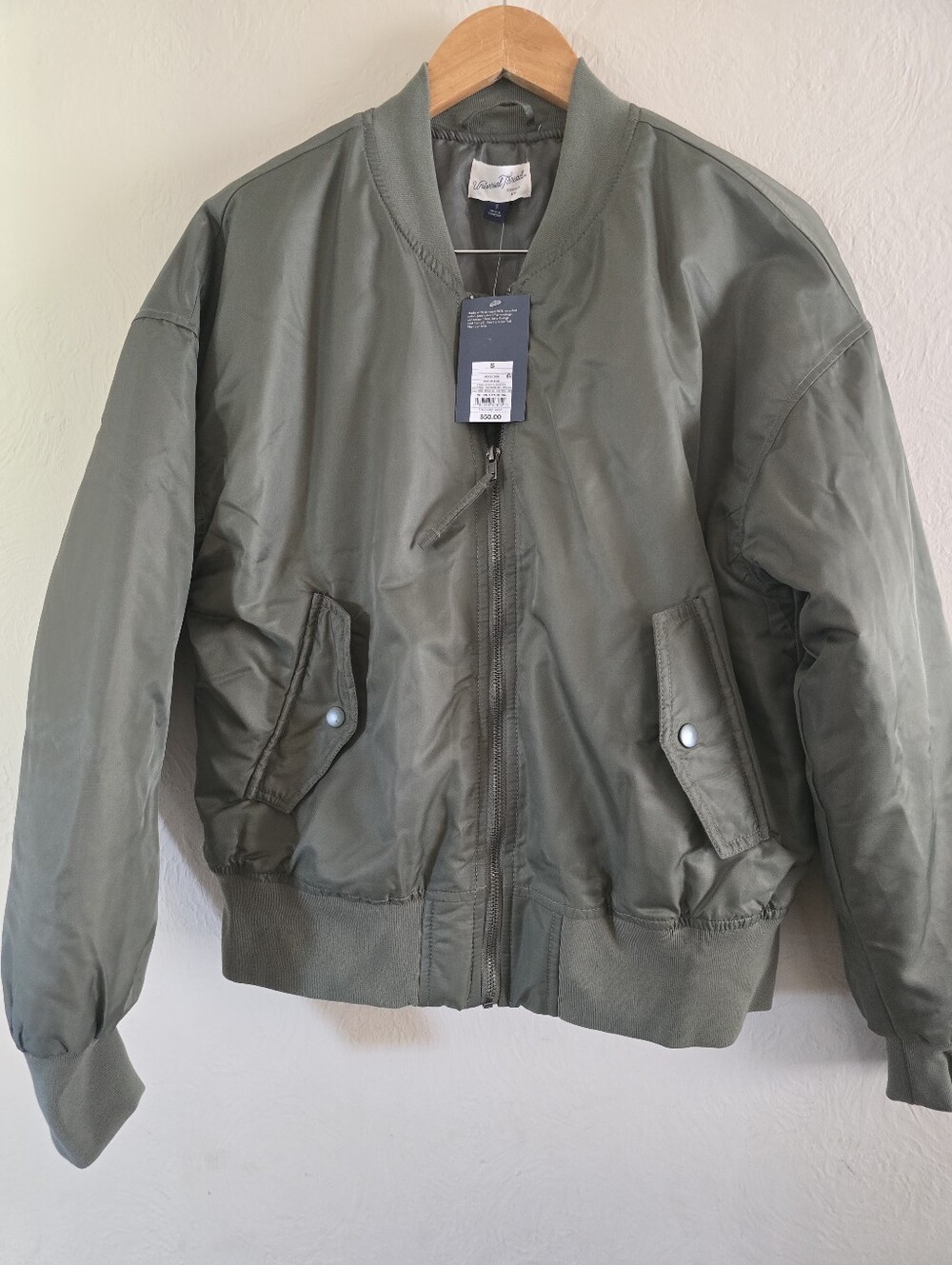 NWT! Universal Thread, Women's Satin Bomber Jacket, Green, Size Small, MSRP $50 - Picture 3 of 7